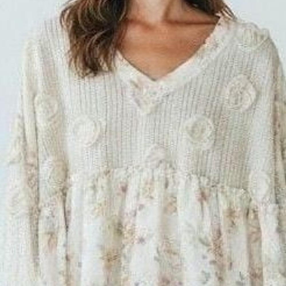 POL Vintage Lace V-Neck Balloon Sleeve Top with Floral Appliqué